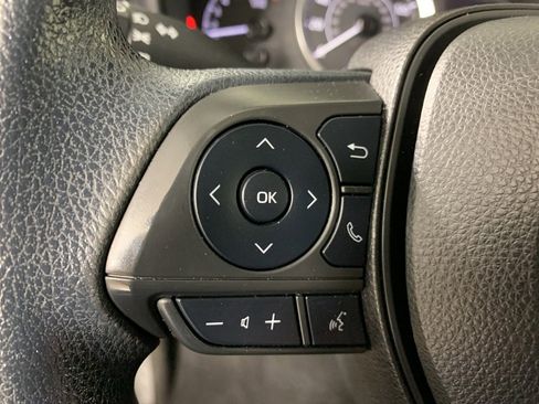 Used 2022 Toyota Corolla LE image 20