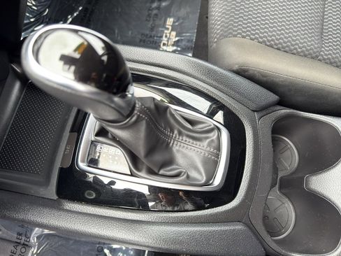 Used 2022 Nissan Rogue Sport S image 17