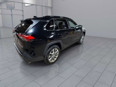 Used 2019 Toyota RAV4 XLE Premium w/ Cold Weather Package image 8