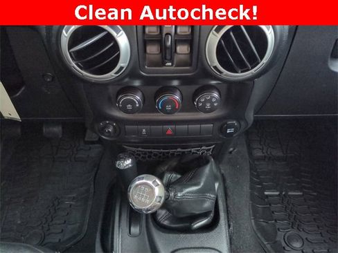 Used 2014 Jeep Wrangler Unlimited Freedom Edition image 18