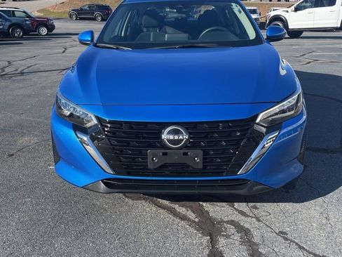 Used 2024 Nissan Sentra SV FWD image 2