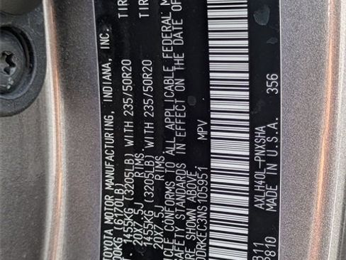 Used 2022 Toyota Sienna XSE image 37