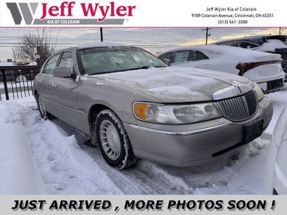 Used 2001 Lincoln Town Car Executive