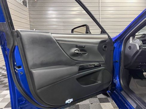 Used 2023 Lexus ES 300h F Sport image 35