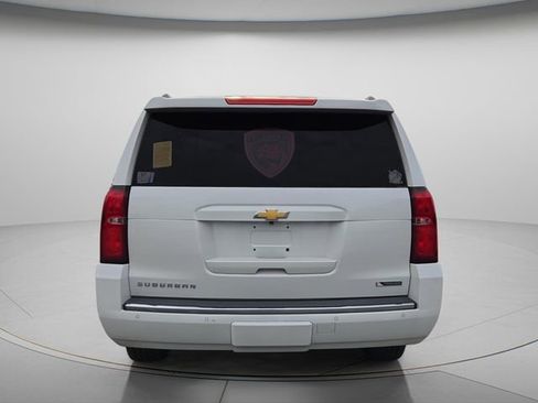Used 2018 Chevrolet Suburban Premier RWD image 5