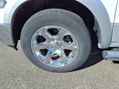 Used 2014 RAM 1500 Laramie w/ Convenience Group image 9