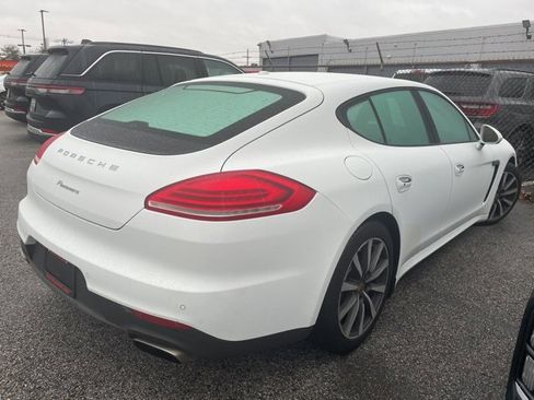 Used 2016 Porsche Panamera 4 image 3