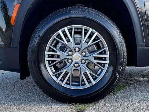 Certified 2025 Chevrolet Traverse LT image 35