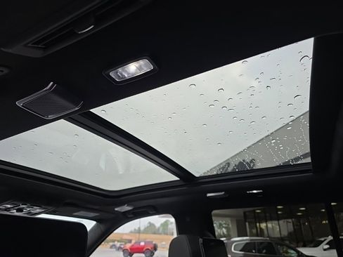 Used 2025 Cadillac Escalade V image 12