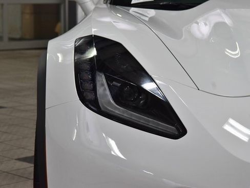 Used 2015 Chevrolet Corvette Z06 w/ 3LZ Preferred Equipment Group image 12