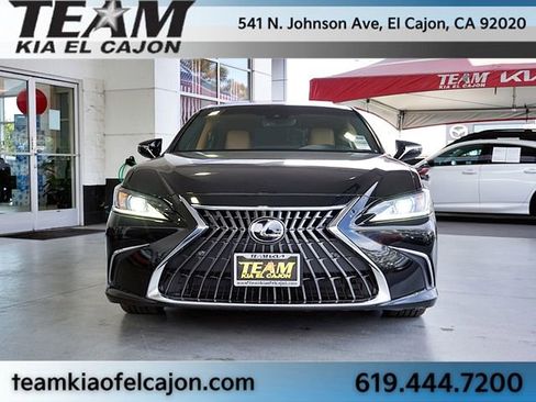 Used 2023 Lexus ES 300h w/ Premium Package image 4