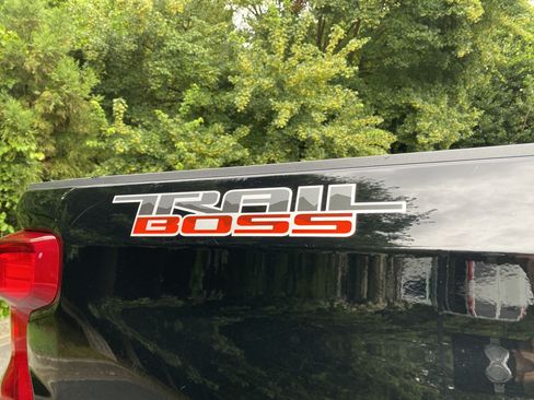 Used 2024 Chevrolet Silverado 1500 Custom Trail Boss AWD/4WD image 39