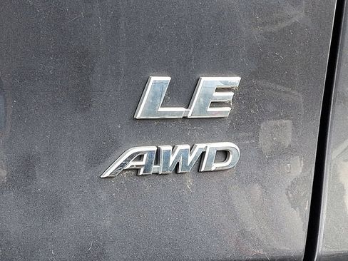 Used 2022 Toyota RAV4 LE AWD/4WD image 11