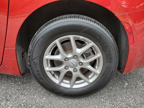 Used 2025 Chrysler Pacifica Select FWD image 32