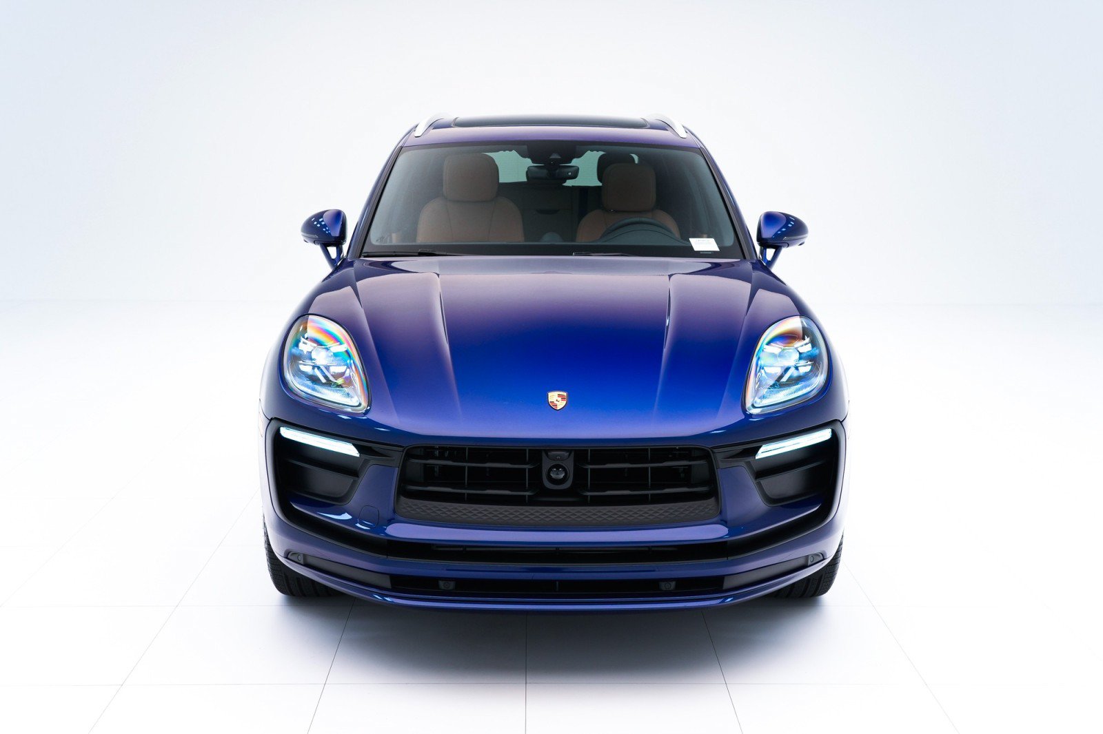 Certified 2024 Porsche Macan AWD/4WD image 6