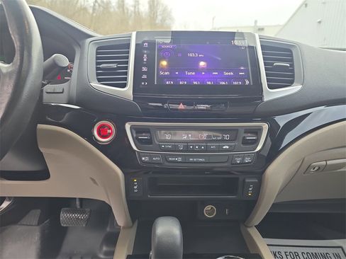 Used 2019 Honda Ridgeline RTL-E image 19