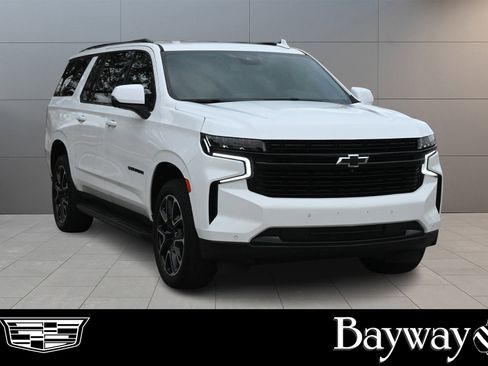 Used 2023 Chevrolet Suburban RST w/ Luxury Package image 3