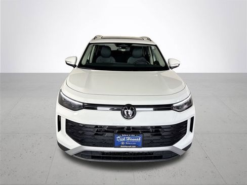 New 2026 Volkswagen Tiguan SE image 3