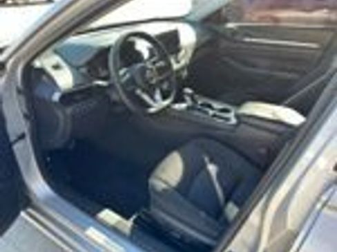 Used 2023 Nissan Altima 2.5 SV image 15