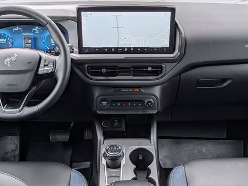Certified 2025 Ford Bronco Sport Outer Banks w/ Outer Banks Tech Package+ AWD/4WD image 15