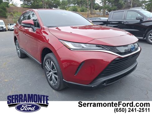 Used 2023 Toyota Venza LE AWD/4WD image 1
