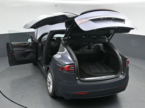 Used 2018 Tesla Model X 75D image 55