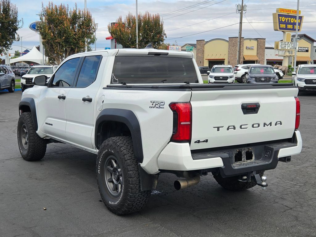 Used 2024 Toyota Tacoma TRD Off-Road AWD/4WD image 4