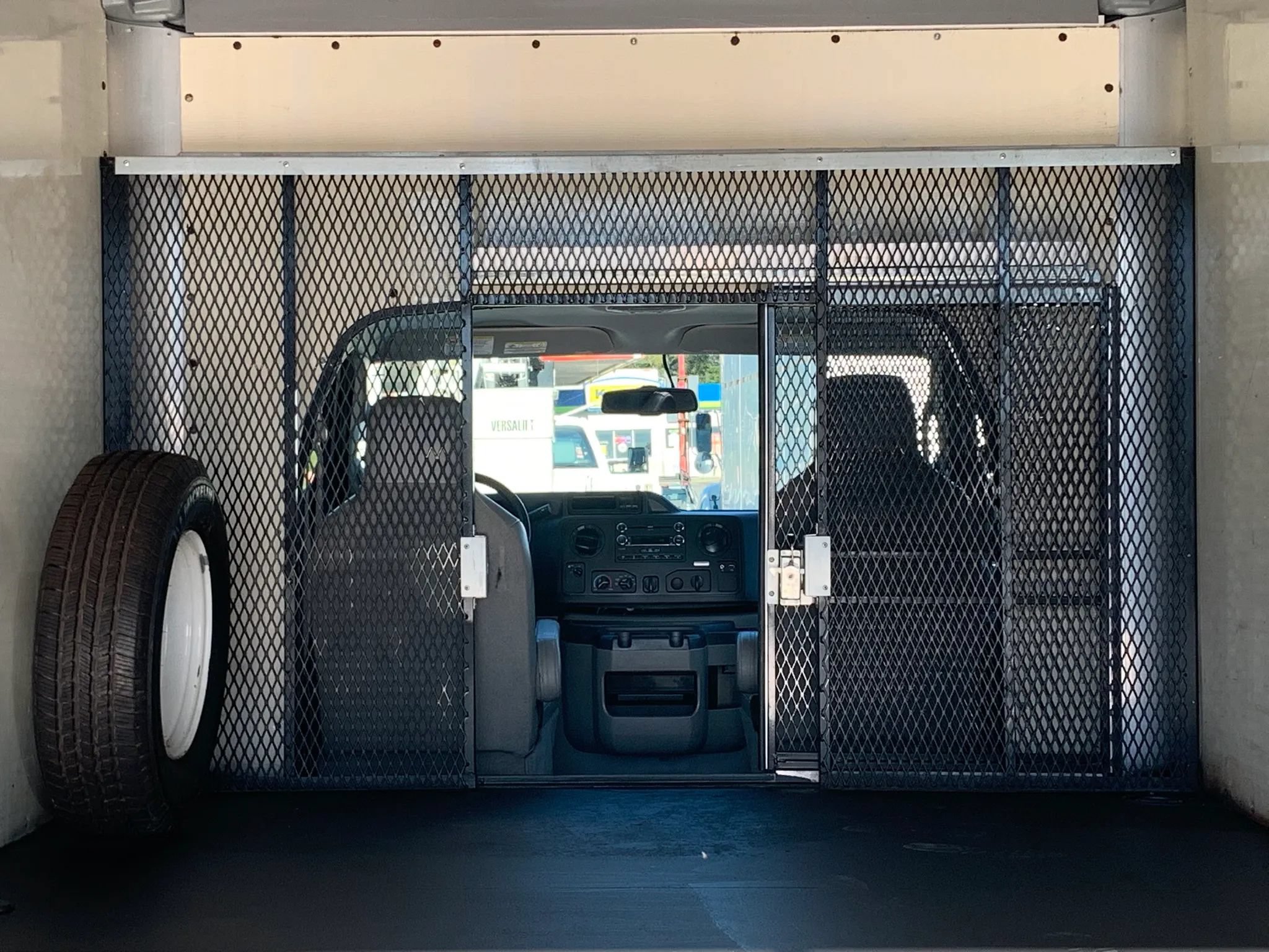 Used 2017 Ford E-450 and Econoline 450 Super Duty w/ Power Windows & Locks Group RWD image 26