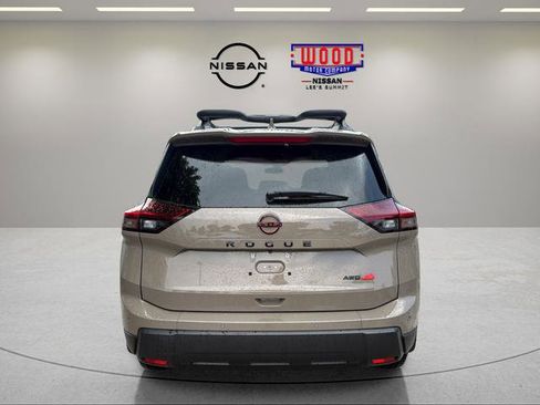Used 2025 Nissan Rogue SV AWD/4WD image 3