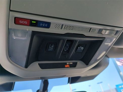 Used 2023 Subaru Forester Premium image 23