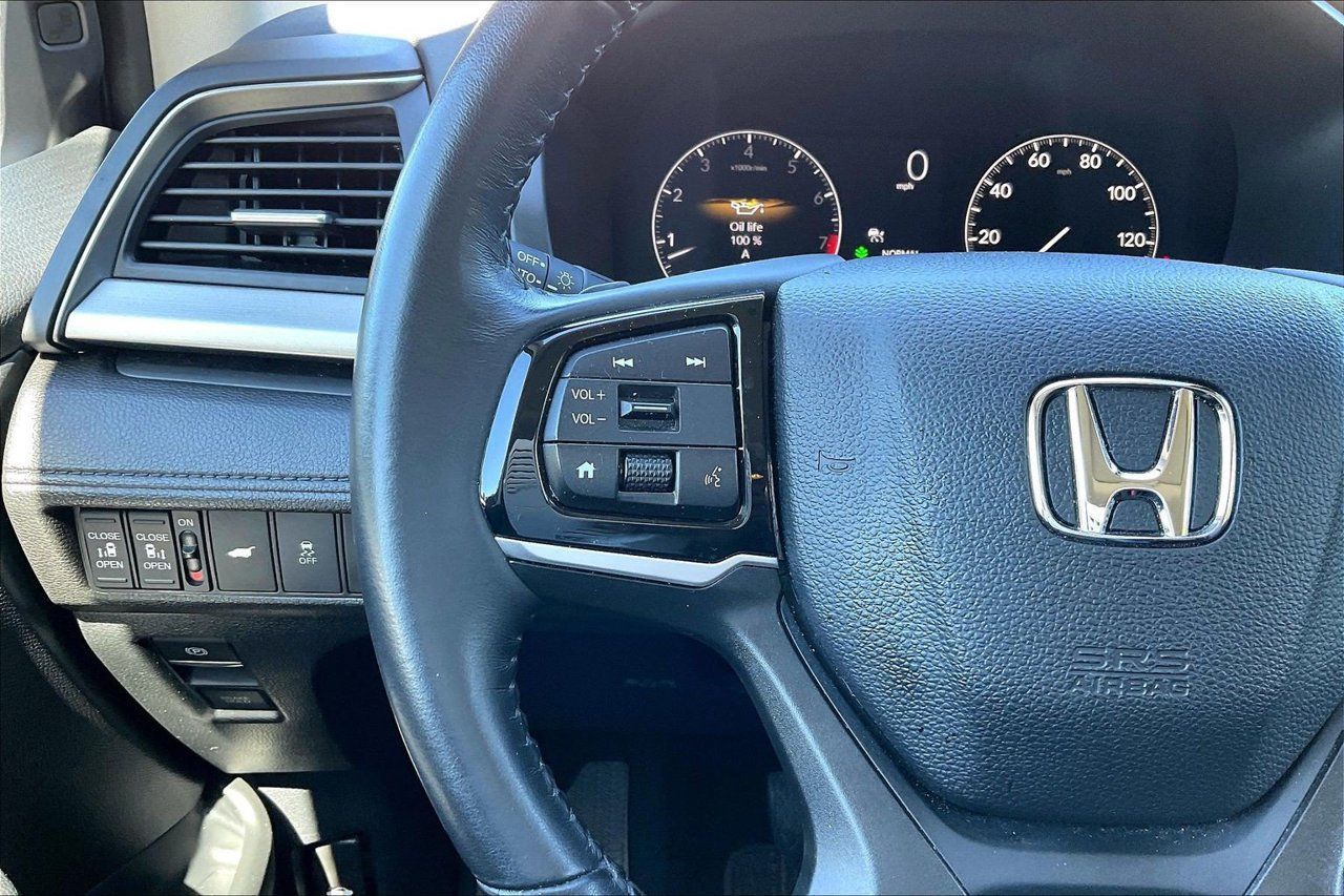 Used 2025 Honda Odyssey EX-L image 29