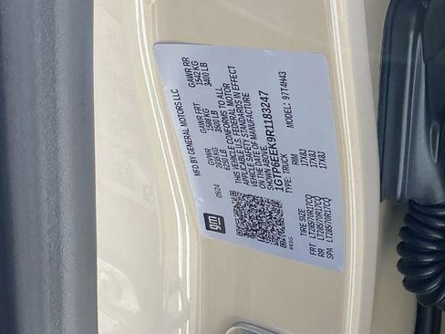 Used 2024 GMC Canyon AT4X image 29