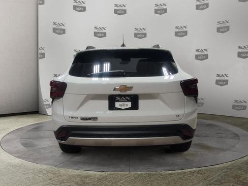 Used 2024 Chevrolet Trax LT w/ Driver Confidence Package image 4