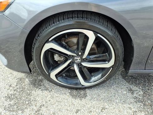 Used 2018 Honda Accord Sport image 11