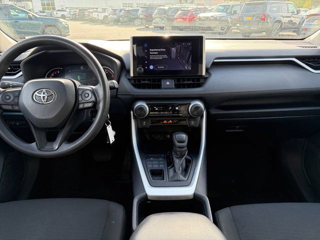 Used 2024 Toyota RAV4 LE AWD/4WD image 21