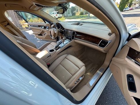 Used 2015 Porsche Panamera S RWD image 33