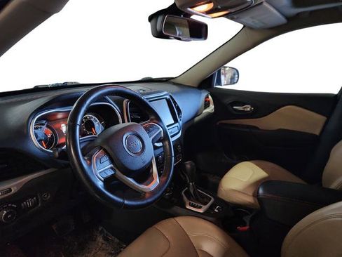 Used 2016 Jeep Cherokee Limited w/ Luxury Group image 7