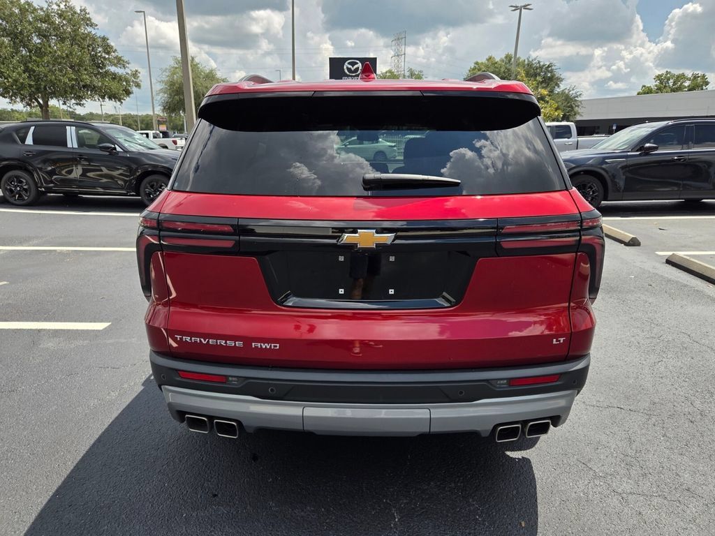Used 2024 Chevrolet Traverse LT w/ Trailering Package AWD/4WD image 13