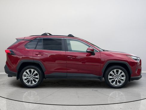 Used 2025 Toyota RAV4 XLE Premium FWD image 5