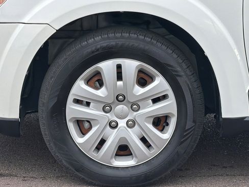 Used 2019 Dodge Journey SE w/ Premium Group image 27