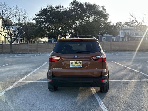 Used 2020 Ford EcoSport SE image 4