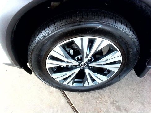 Used 2021 Nissan Rogue SV w/ Premium Package image 27