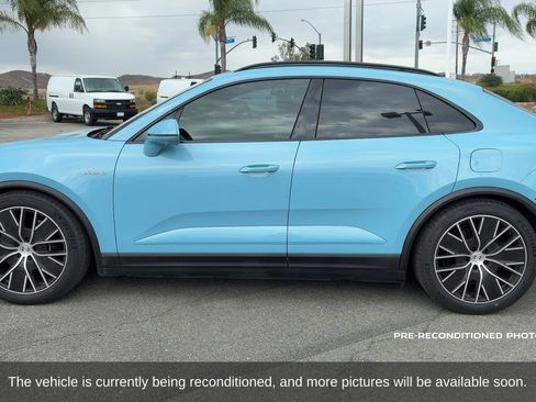 Used 2025 Porsche Macan 4S Electric AWD/4WD image 9