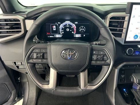 Used 2025 Toyota Tundra Limited AWD/4WD image 10