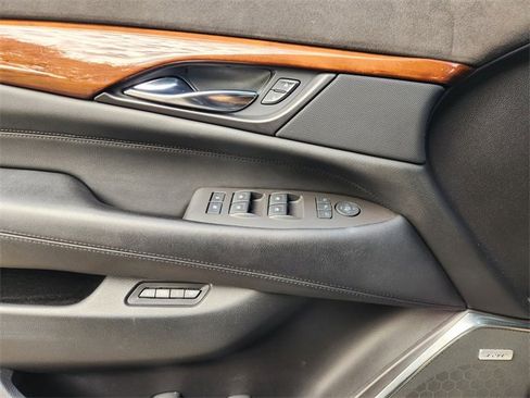 Used 2016 Cadillac Escalade Luxury image 17