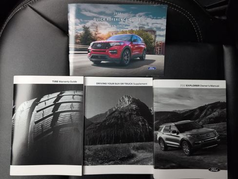 Used 2022 Ford Explorer XLT w/ Equipment Group 202A image 30