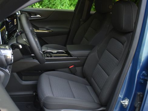 New 2026 Chevrolet Equinox LT w/ Safety and Technology Package AWD/4WD image 9