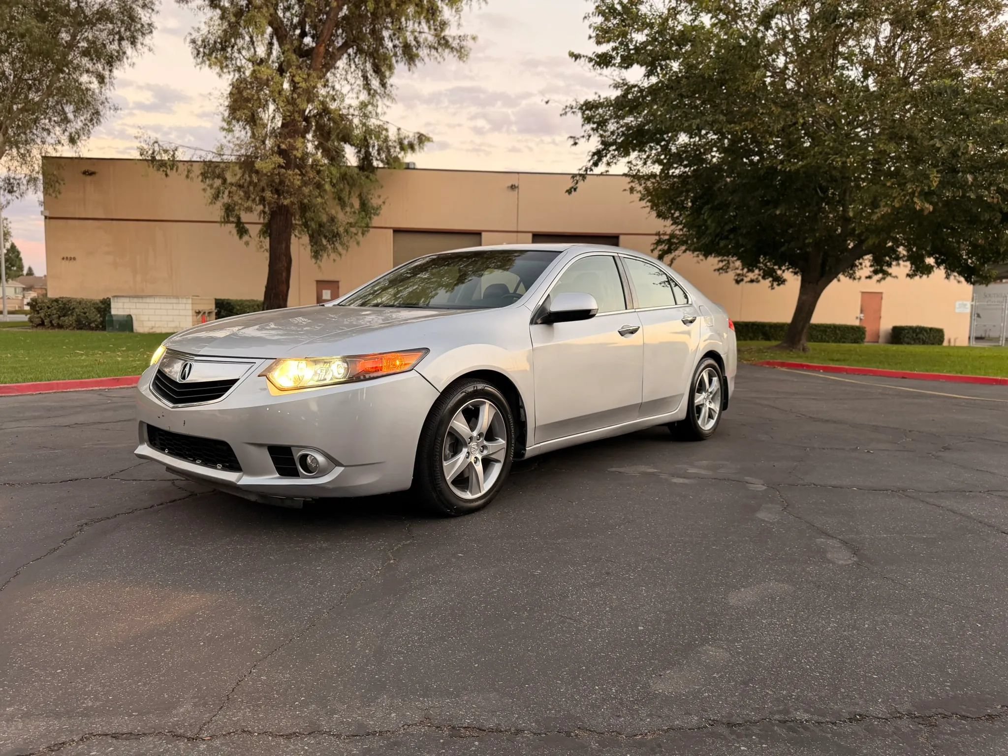 Used 2013 Acura TSX Sedan FWD image 8