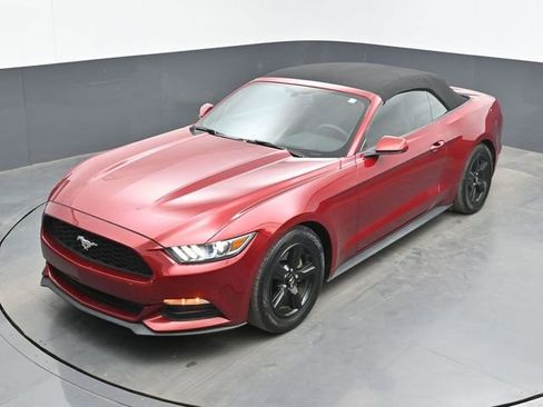 Used 2017 Ford Mustang Convertible RWD image 15