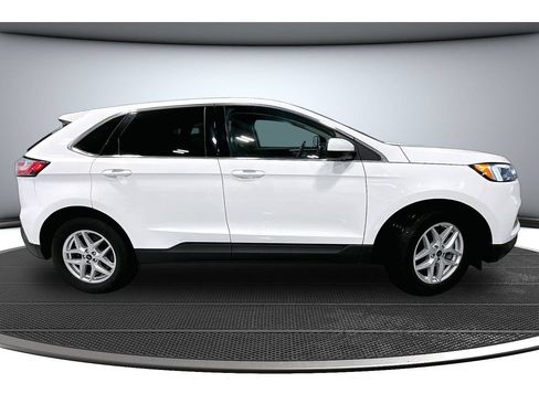 Used 2024 Ford Edge SEL AWD/4WD image 14